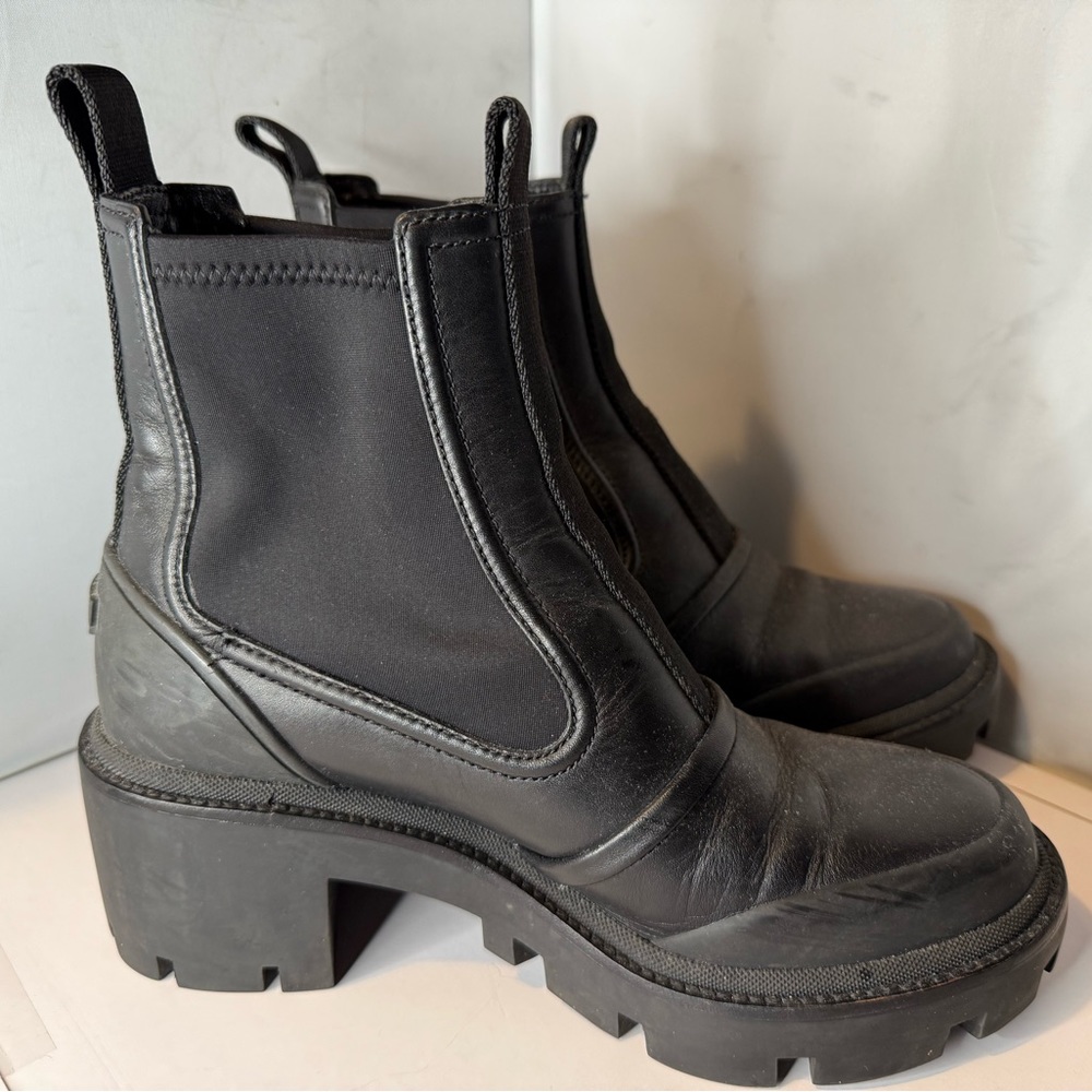 Tory Burch S/N 83900 Women's Chelsea Lug Ankle Boots 2.25 Inch Heel Size 7.5M